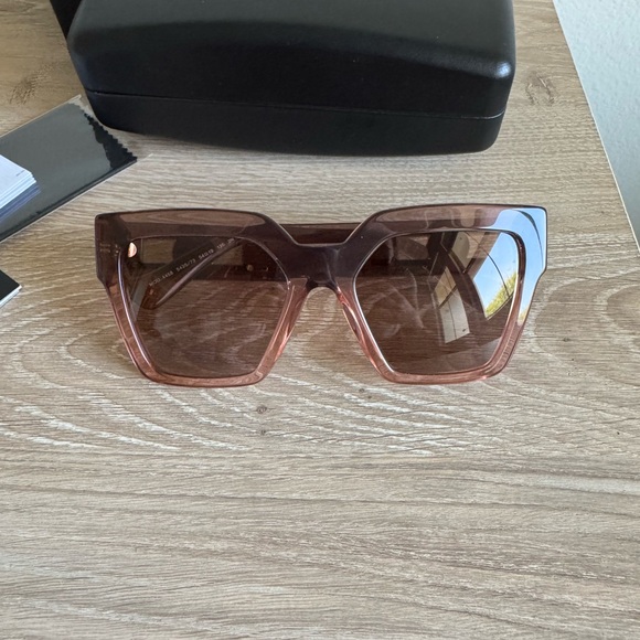 Versace Gradient Pink Sunglasses - Picture 1 of 8